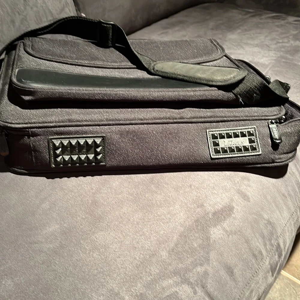 Targus Laptop Bag Classic Slim Briefcase Messenger Bag,Foam Padded Laptop Case
